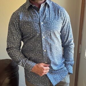 Banana Republic Men's Blue Floral Shirt